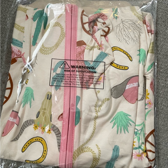 Little Sleepies pink ready to rodeo 6-12 months - Picture 2 of 3